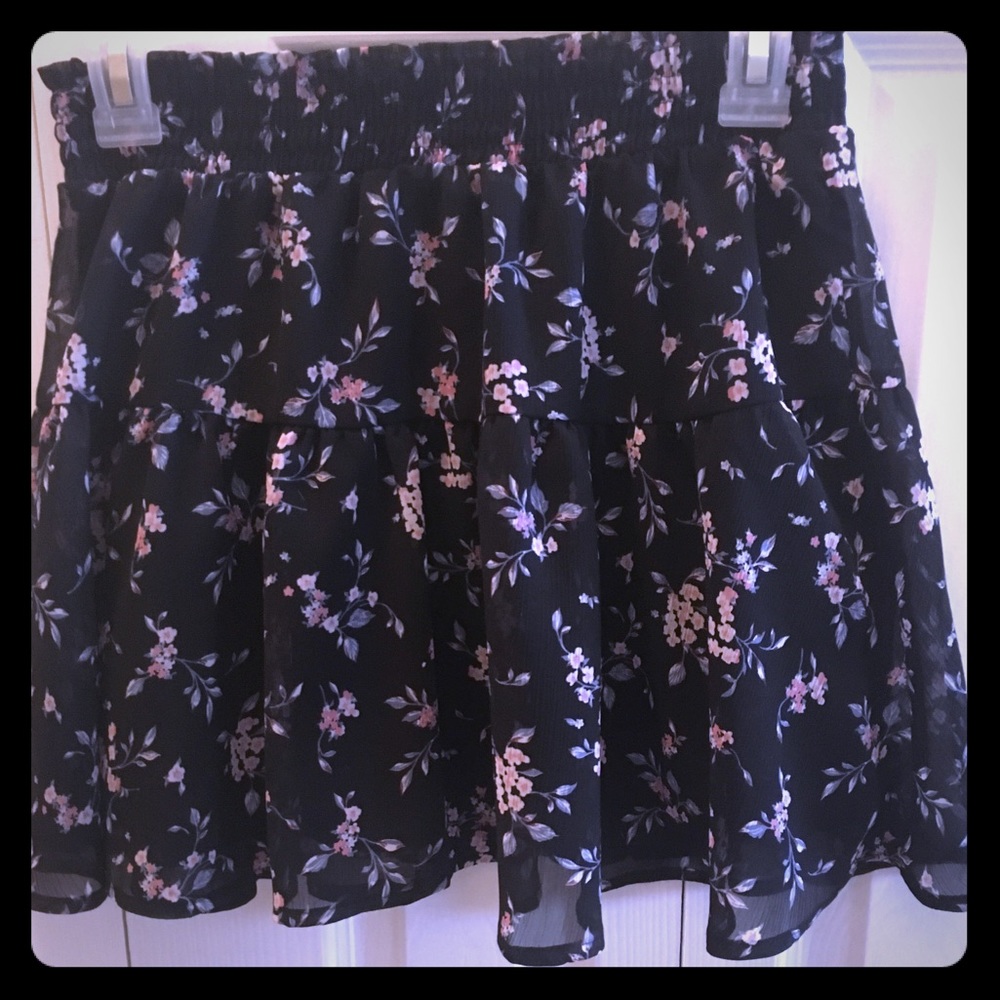 Mini frilly flowered skirt